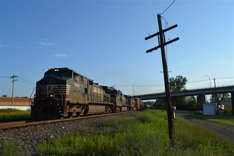 Times Of Change A Trio Of Norfolk Southern Thoroughbred Flickr