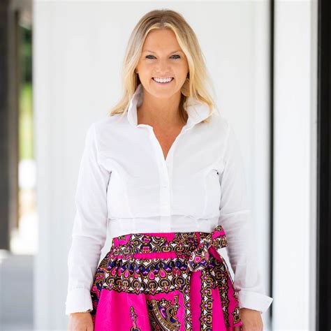 Carlyn Menser, Yorktown, VA Real Estate Broker Owner - RE/MAX Connect