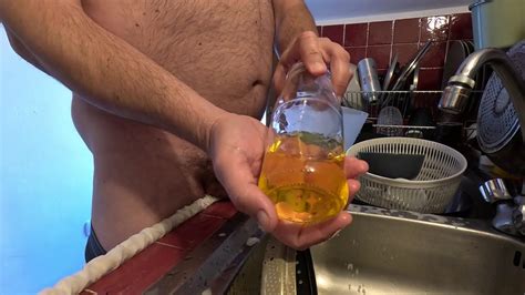 Washing Dishes With Pee And Great Cumshot Vid Os Porno Gratuites Gay Youporn Fran Ais