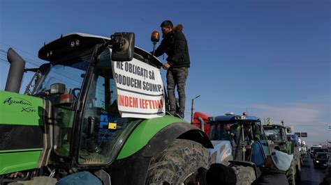 Protestele Transportatorilor I Fermierilor Continu N Rom Nia Vama