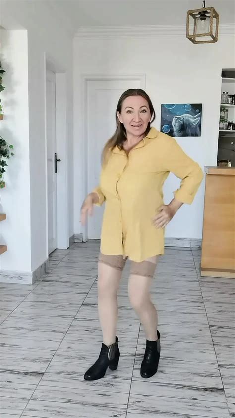 Geile Oma Benutzt Zusammen Dildo Und Vibrator Um Starke Orgasmus Zusammenstellung Zu Bekommen