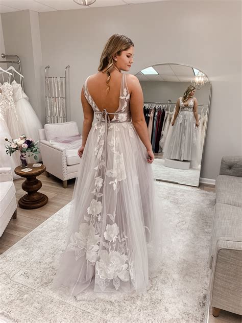 An Intimate Dress Shopping Experience: Meet Lavender Park Bridal