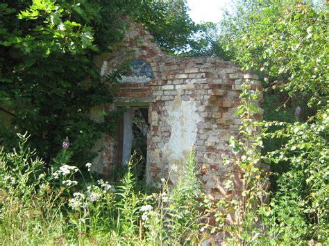 Флигель северный, Новгородская область, Любытинский район, д. Никольское