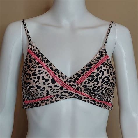 No Boundaries Swim No Boundaries Leopard Print Twist Front Bikini Swim Top Beige Pink Medium