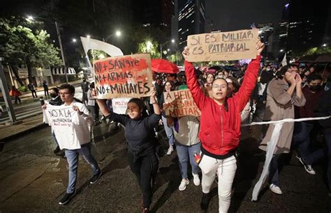 Cientos De Activistas Marchan En Ciudad De M Xico Contra Reforma