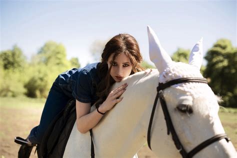 Model HD Brunette Woman Depth Of Field HD Wallpaper Rare Gallery