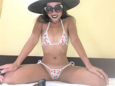 Bikini Model Bev Ai Enhanced Wicked Halloween Topaz Denoise Faceai Porn Pic