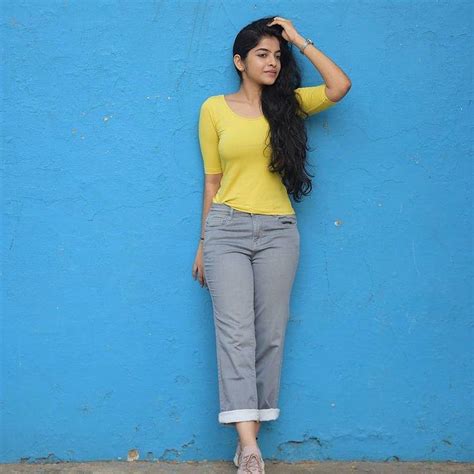 5 Hot Sexy Yuva Lakshmi Bikini Pics