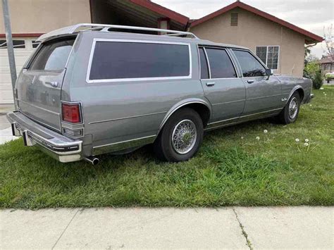 Oldsmobile Custom Cruiser Wagon Grey Rwd Automatic Classic