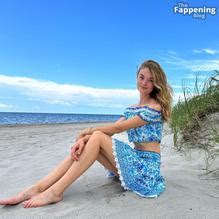 Willow Hand Nude Aznude