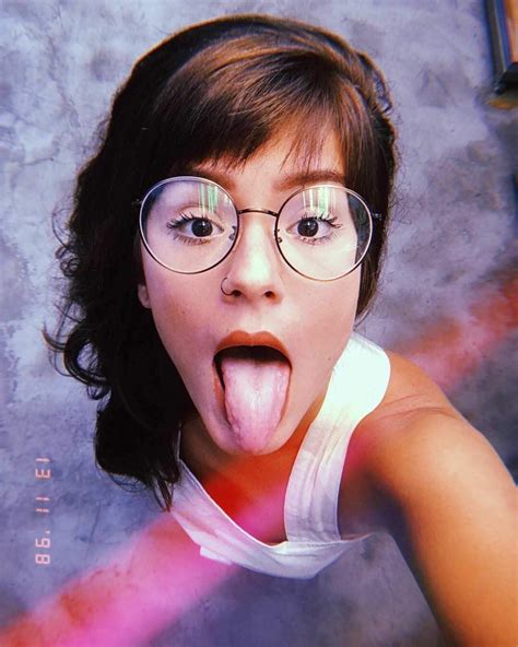 Sexy Brunette With Glasses Scrolller