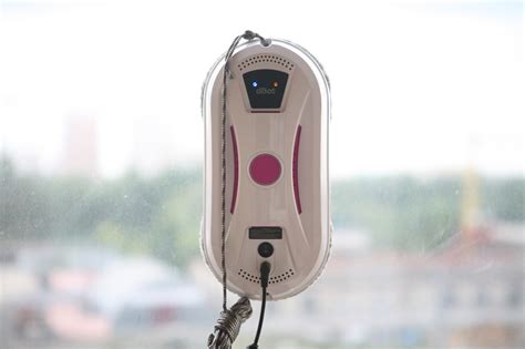 Недорогой мойщик окон, который моет, как дорогой: обзор DBot / Гаджеты ...