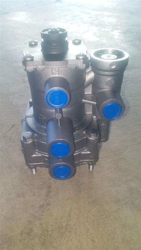 WG9000360180 — Клапан тормозной управления прицепом купить по цене от 0 ...