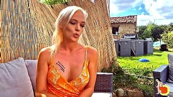 Joven rubia caliente con piercing en el pezón follada duro por una polla fuerte XVIDEOS