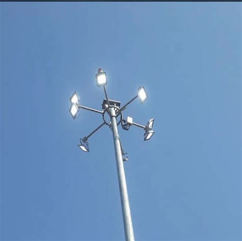 Mild Steel Round High Mast Street Lighting Poles For Outdoor M At