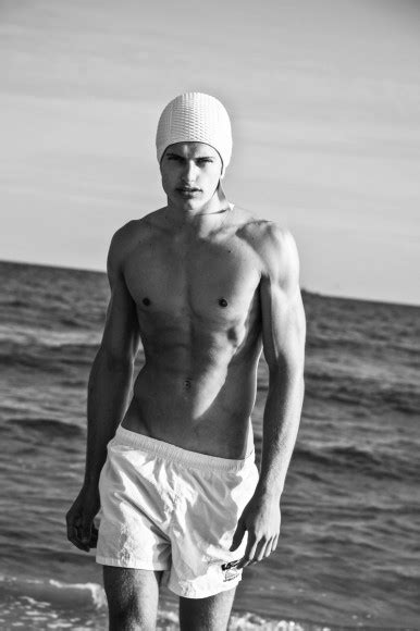 Dakota Taylor Shoots at the Beach with Marcus Cooper – The Fashionisto