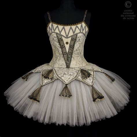 Istoria costumului de balet ~ Ballet Art