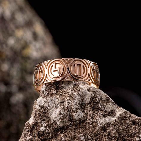 Кольцо с рунами победы. Золото 585 | Руническая мастерская