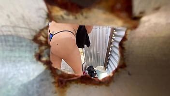 C Mara En Cabina De Playa Muestra A Latina Culona Y Voluptuosa Xnxx