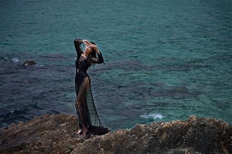 Cover Bikini C U C Nh C A C C C N Ng Nh T Nh T Tr N B I Bi N H B I