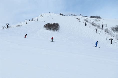 八方尾根 345cm 曇晴 ゲレンデレポートスノーナビ白馬八方栂池五竜等の観光案内はスノーナビ白馬で