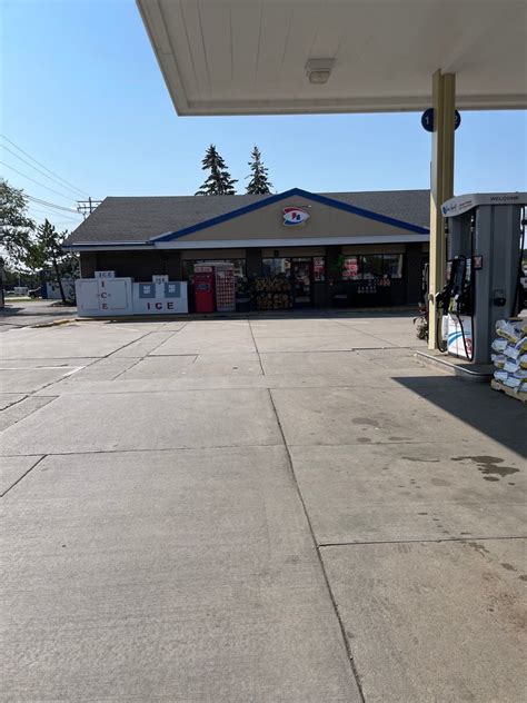 Holiday Gas Station Updated August 2024 920 S Pokegama Ave Grand