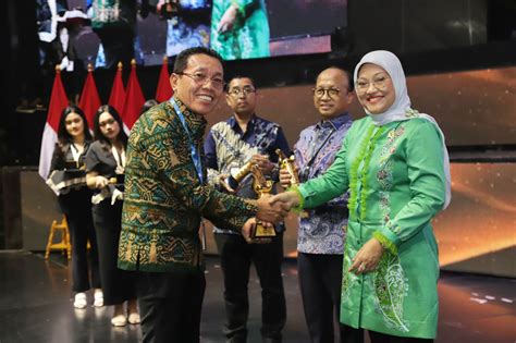 Kemnaker Gelar Naker Award Anugerahi Sejumlah Gubernur Dan