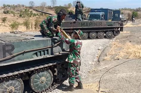 Tank Amfibi Korps Marinir Sukses Uji Tembak Amunisi HESH T Jawa Pos