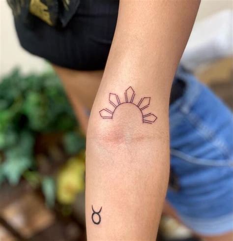 39 Creative Minimalist Aesthetic Tattoo Ideas