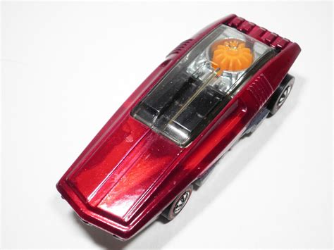 Hot Wheels Redline Whip Creamer Red USA Base Original Vintage