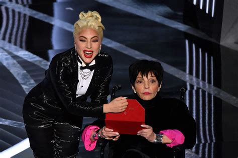 Liza Minnelli Seen Smoking & Singing Before 'Sabotaged' Oscars