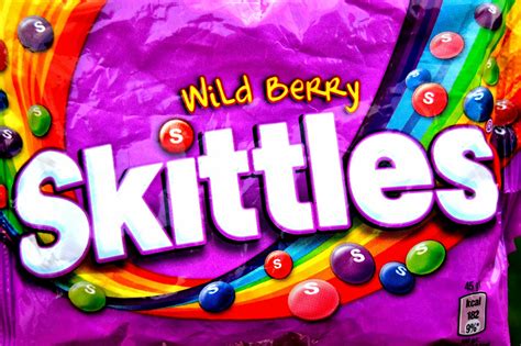 MICHAELA'S ♥: SKITTLES ♥ best shit on the earth!