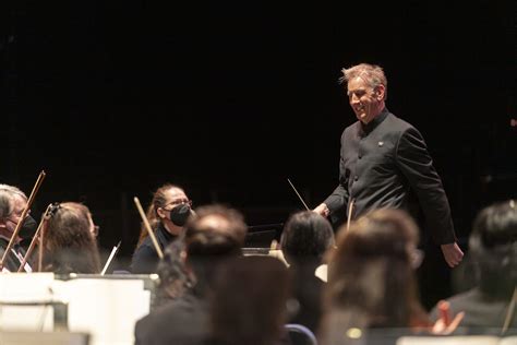 NHSO Celebrates Music Director Alasdair Neale in Finale Performance of