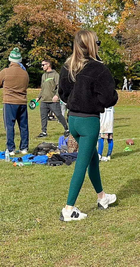 Hot MILF In Green Leggings Booty Forum