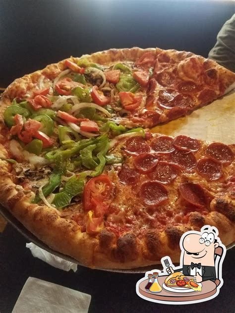 Sweetwater Tavern in Sterling: Menu, Hours, and Reviews 32