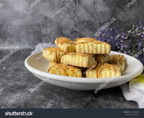 biskut raya   royalty  licensable stock  shutterstock