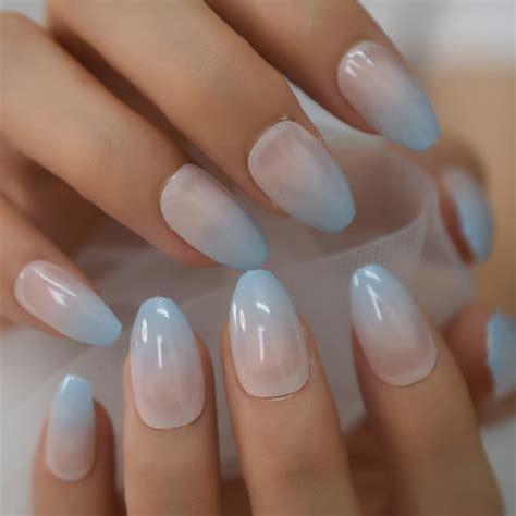 Chiêm Ngưỡng Mẫu Ombre Nails Light Blue được Yêu Thích Nhất