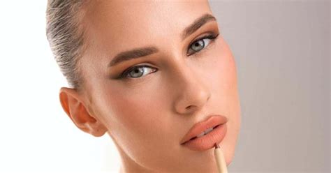 Gloria Ovog Prolje A U Fokusu Su Savr Ene Usne Otkrili Smo Najbolje Nude Ru Eve Za Prirodan