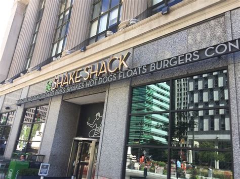 Shake Shack Detroit Restaurant Reviews Phone Number And Photos