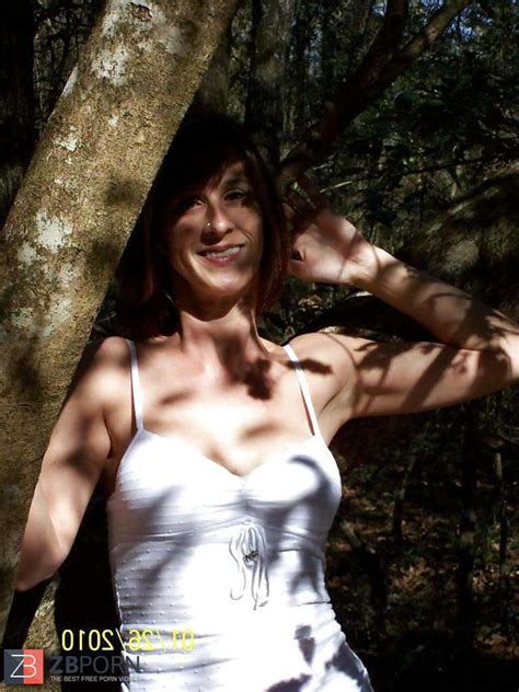 FABULOUS MUMMY POSING OUTDOOR ZB Porn