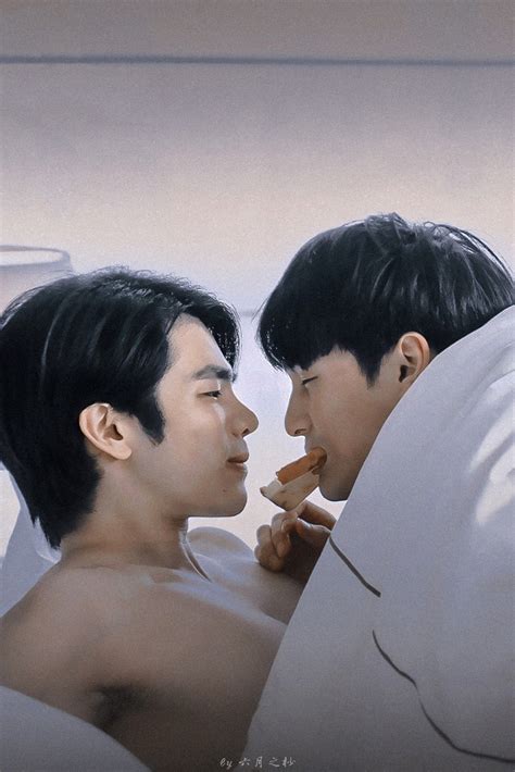 Pin By On Cute Gay Couples Cute Gay Hugging Couple