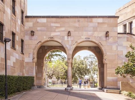 began   chair  uq holdings alumni