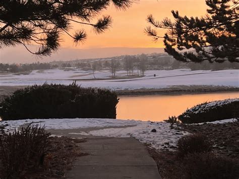 Snowy Sunrise : r/natureisbeautiful