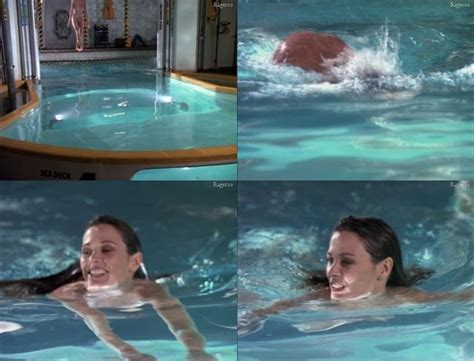 Naked Felicity Waterman In SeaQuest DSV