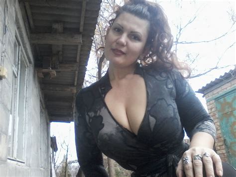 Milfin Around Porn Pic