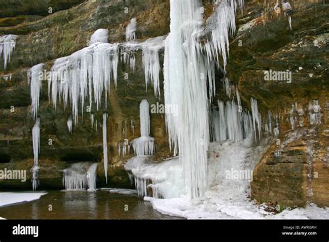 Spectacular Frozen Waterfall In Park Hocking Hills Ohio Usa Frozen