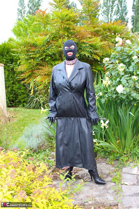 Mature Woman Mary Bitch Wears A Hood While Showing Her Natural Tits And Snatch CoedCherry