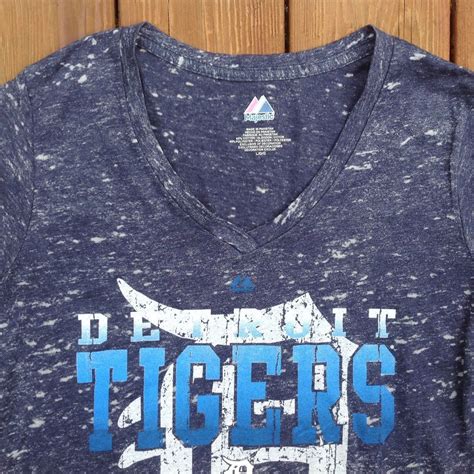 detroit tigers blue burnout ss  neck tee sz  large majestic