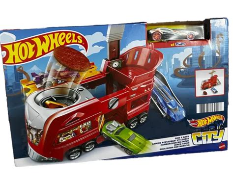 Mattel Hot Wheels Dine Dash City Playset Action Toy Collectible Car Restaurant