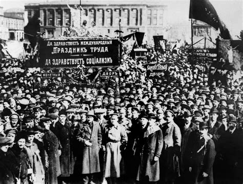 No Movimento Revolucionário Russo De 1917 O Soviet Consistia Em